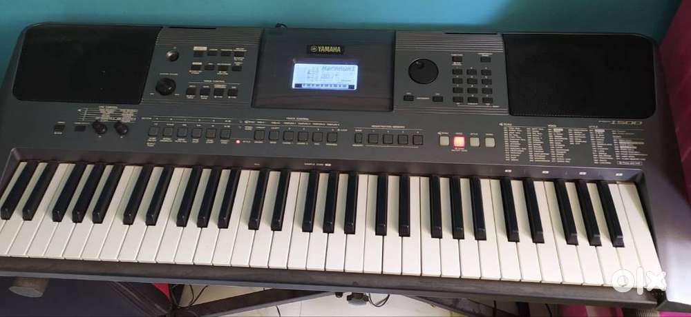 I500 Yamaha synthesizer