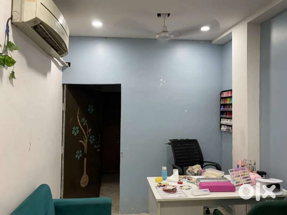 Running nail art studio forbsale