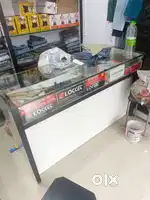 Shop ka furniture bechna hai bahot achi condition me hai