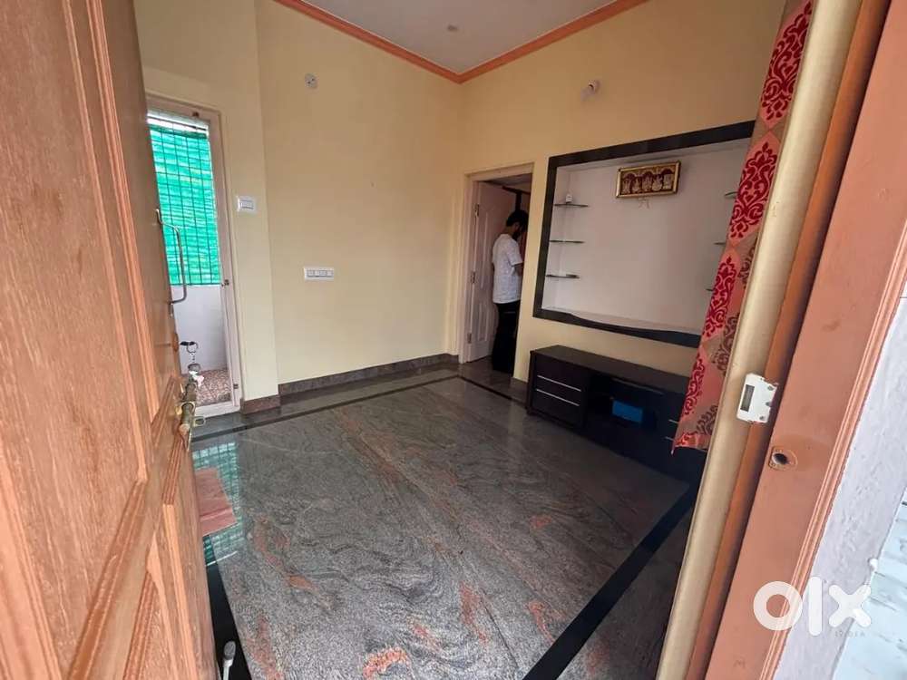 Hebbal 2nd stage house for rent in 1st floor