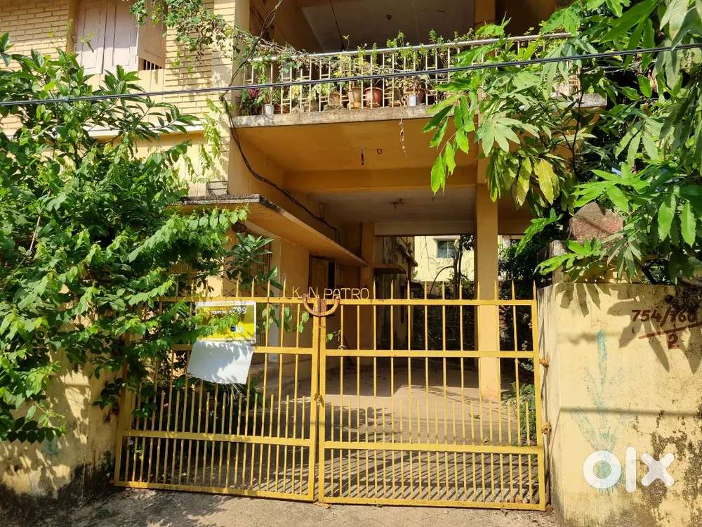 House for sale.19 year old property .4000 sqft plot