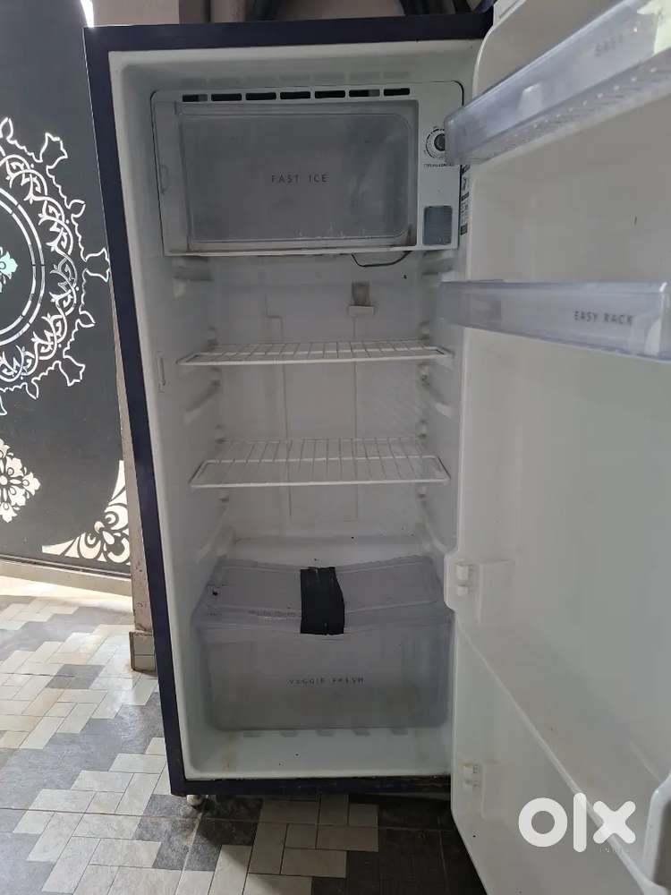FOR Sale whirlpool fridge running good condition