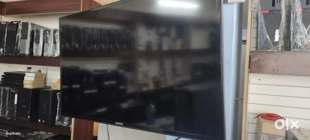 Samsung 40 inch signage monitor in qty