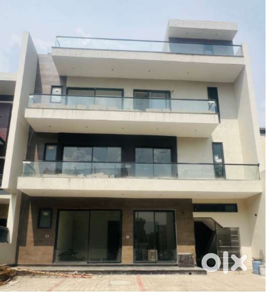 Spacious 4 BHK Floors wid Lift Beautifully made in  IT City 66, Mohali