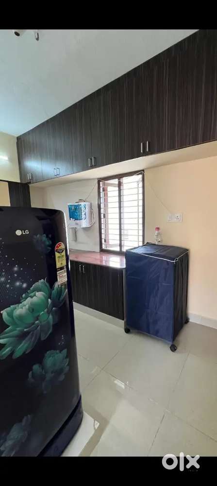 Moolakkulam 3 bhk fully furnished flat for rent