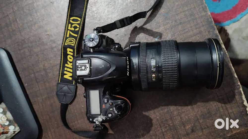 Nikon 750 camera