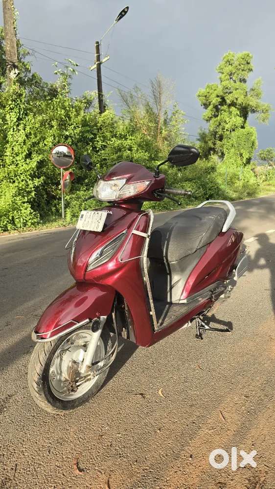 Honda Activa 6G / lady driven