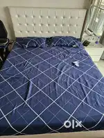 complete set of bad with form home bad and back rest 5'6 x 6 ft size n