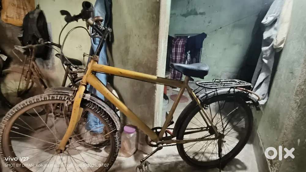 সাইকেল এ পেছনে টাইয়ার টা পাল্টা লে ওকে হয়ে যাবে