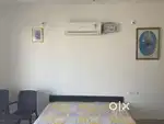 Owner free fully independent 1 room set in phs 7