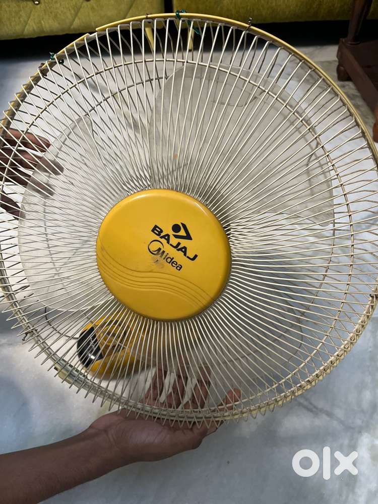 Wall Fan bajaj midea