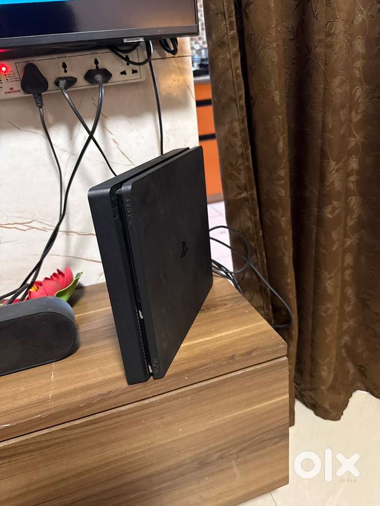 PS4 Slim 500GB Excellent Condition