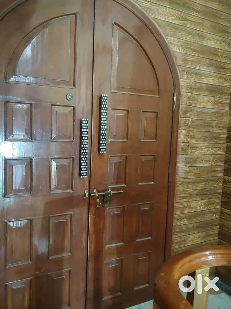 [For Sale] 4 BHK + Hall Flat 2800 SQ. FT.