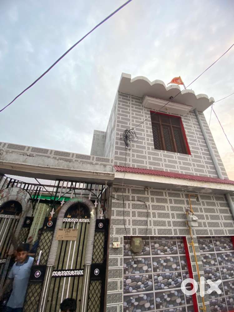 Well maintained house 3bhk on ground floor and 2bhk on 1st floor