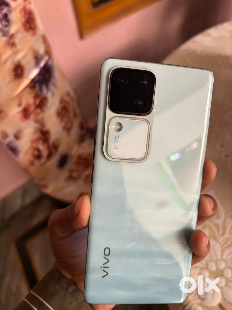 Vivo v30 8GB RAM 256 GB internal memory
