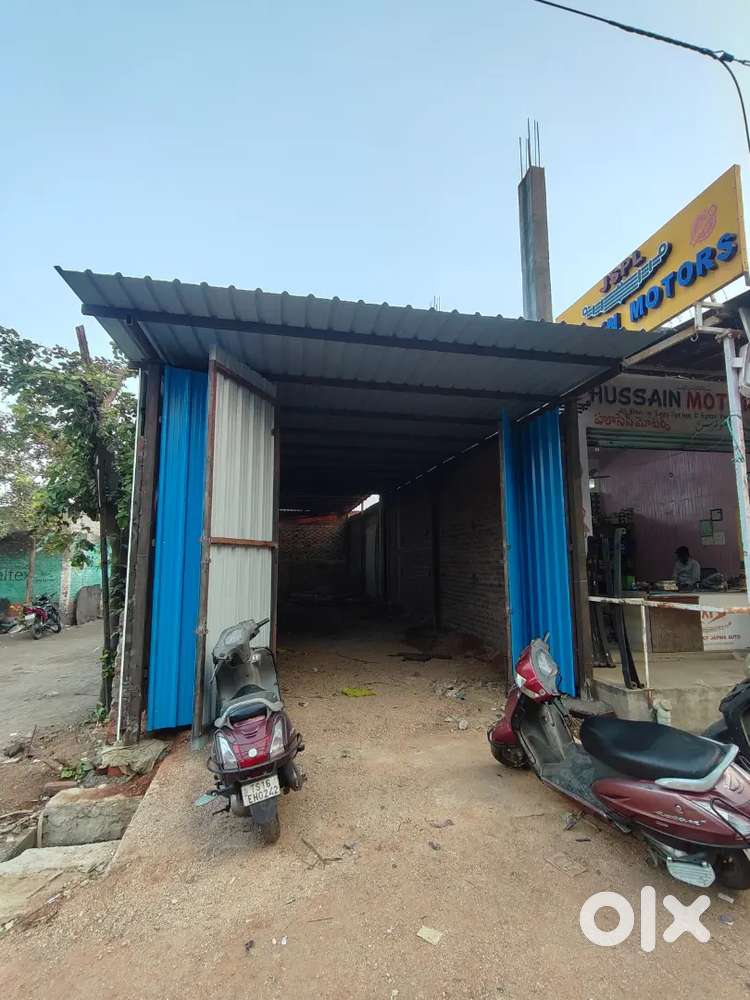 140 SQ YARDS ROOFED PLOT FOR RENT NEAR AKHTHAR MASJID NEAR TO MAINROAD