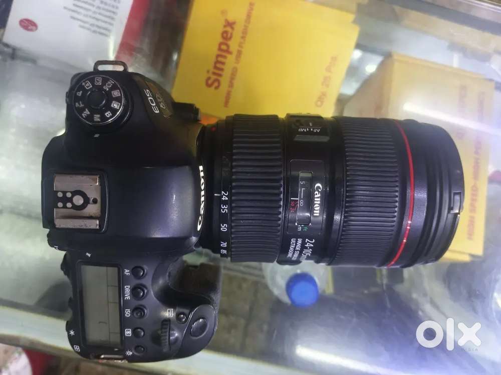 Camera and lenses / CANON 6D M2 WITH 24-105 IS 2 LENS