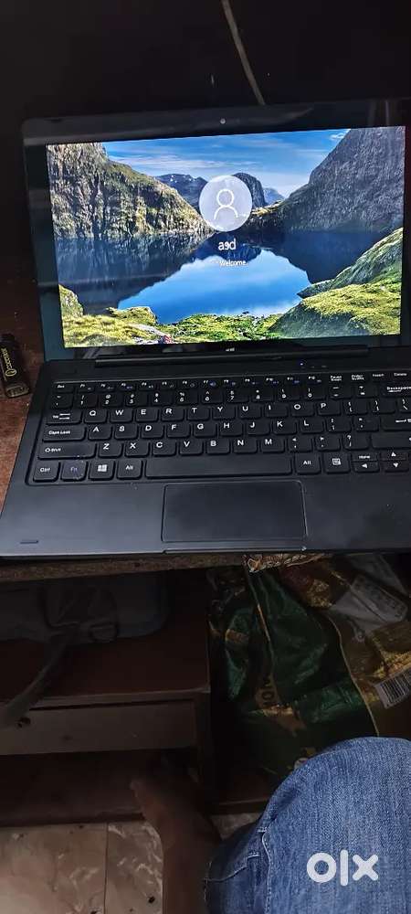 Insignia leptop with tablet