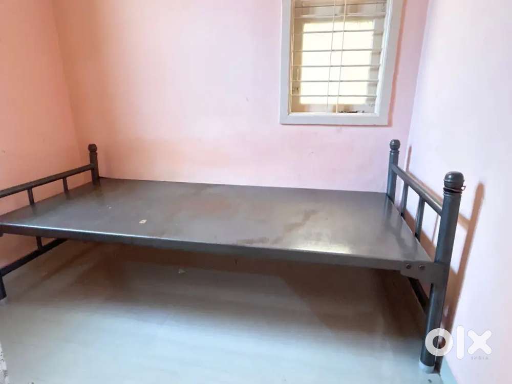 Bed, cot etc