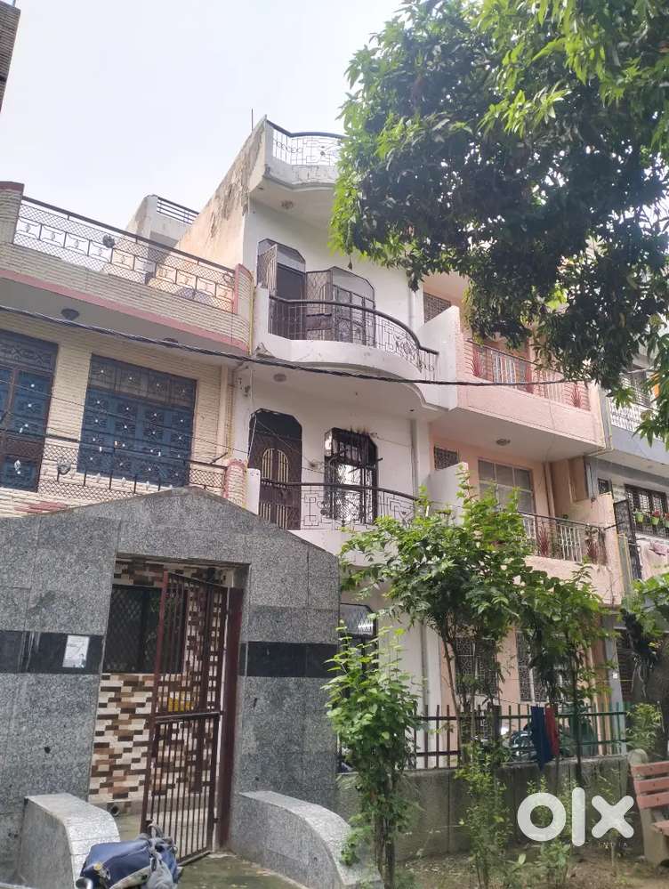Independent House Available For In Janakpuri B2B Prime Location!