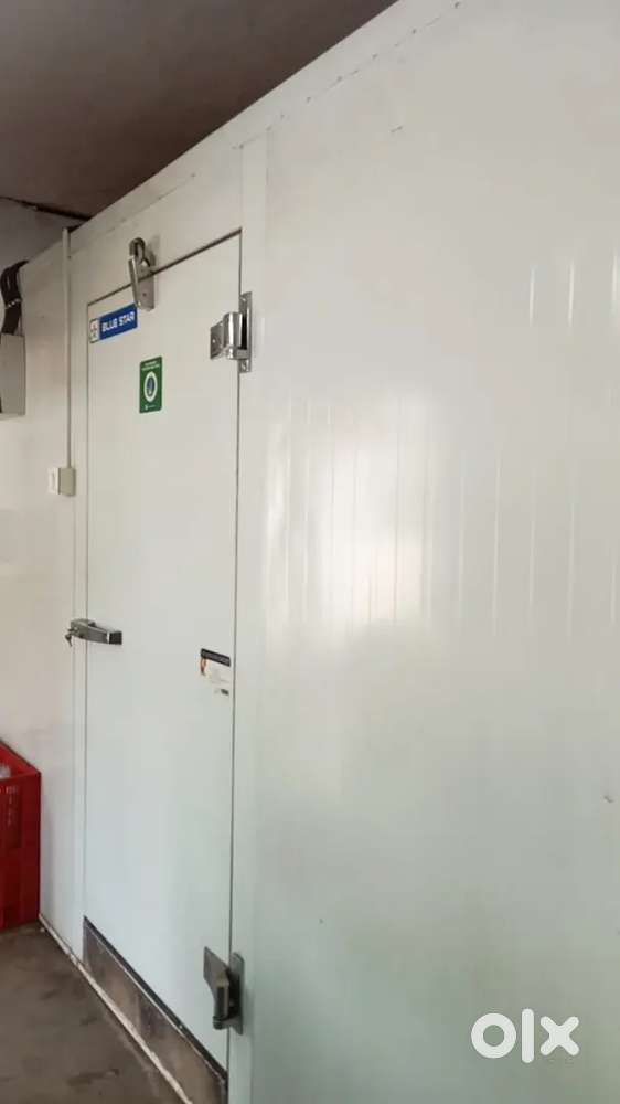 Ice freezer 120 sqft for sale