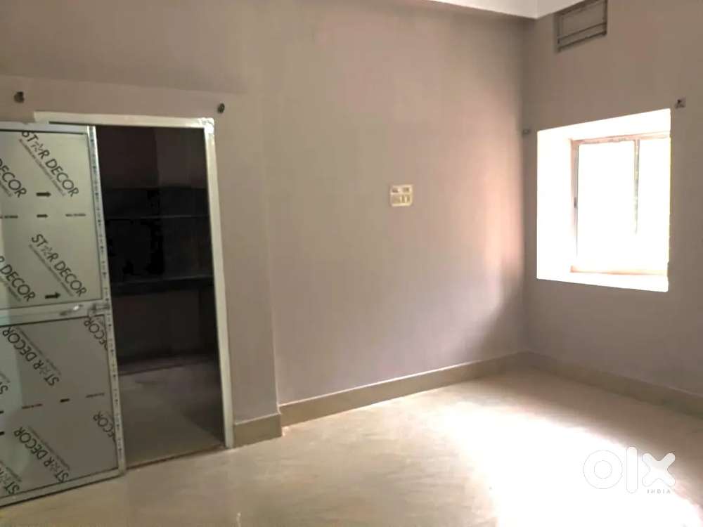 2 bhk for family ,working lady,near maruti suzuki, sbi bank