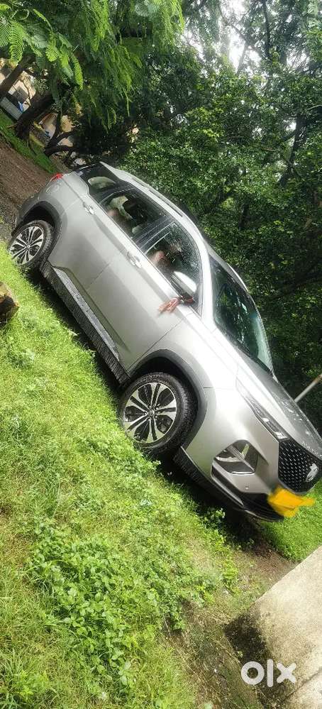 MG Hector Plus 2021 Petrol 23000 Km Driven