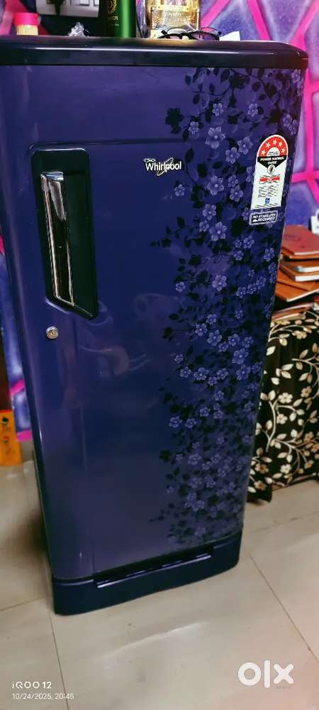 Whirlpool refrigerator excellent condition