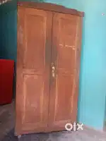 Wooden alamara double door good condition