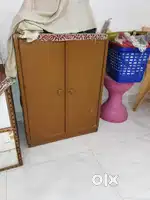 अच्छी क्वालिटी का घर का फर्नीचर बेचना है