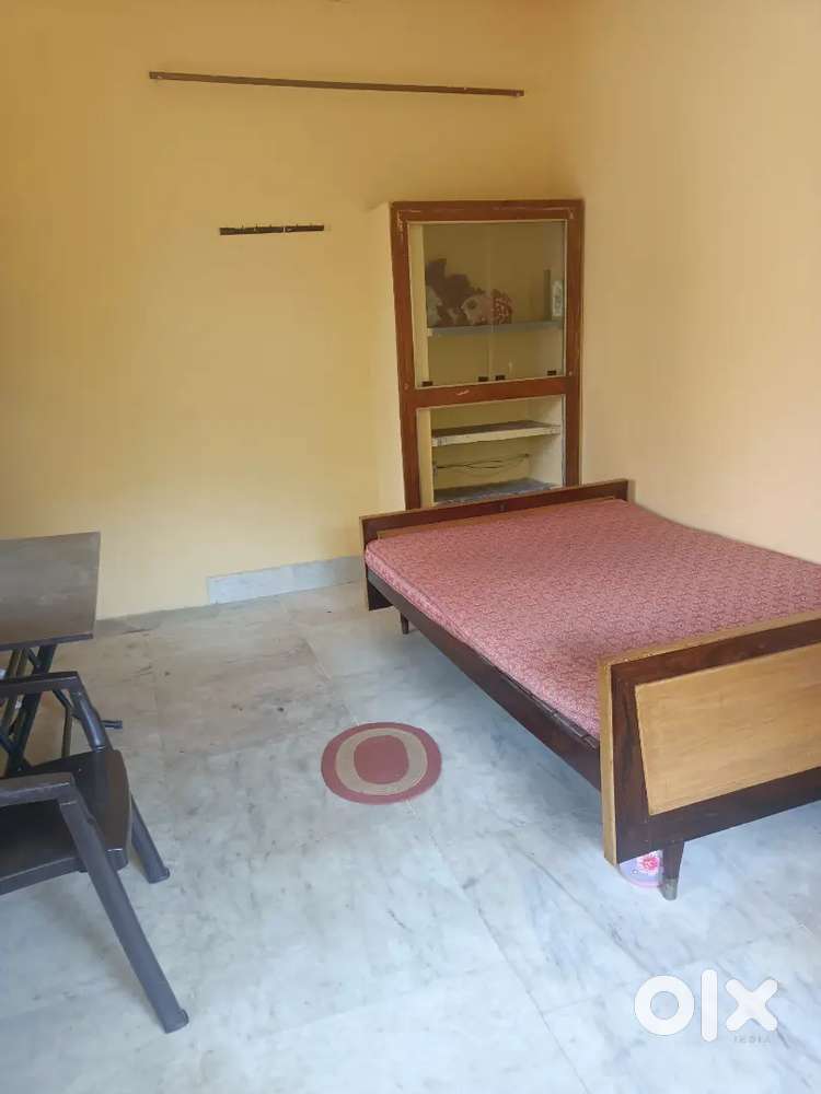 1 bkt Rs 7000 for male service holder near sailasree vihar