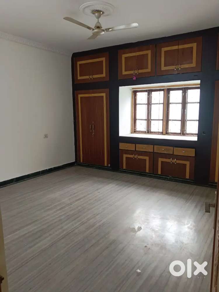 2bhk semi furnished House for rent at Forest park