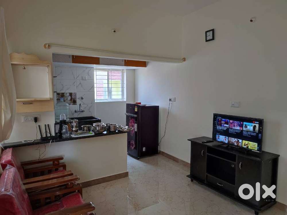 1bhk wifi,CCtv, modular kitchen, 24/7 water