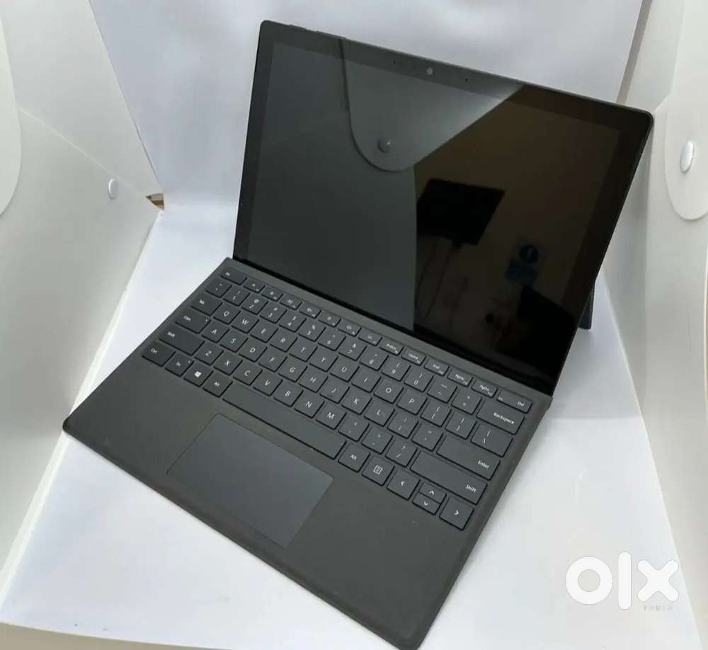 Surface Pro 9 i5/8GB/256GB Under Warranty 2026 with Keyboard & Spen