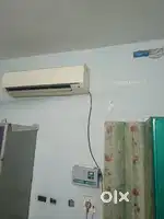 Air conditioner 1.5 Ton (Daikin brand)