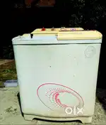 Old Semi-Automatic Washing Machine – In Working Condition.