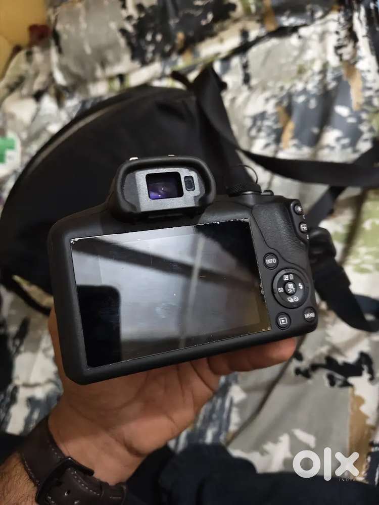 Canon DSLR eos R100 3 month old