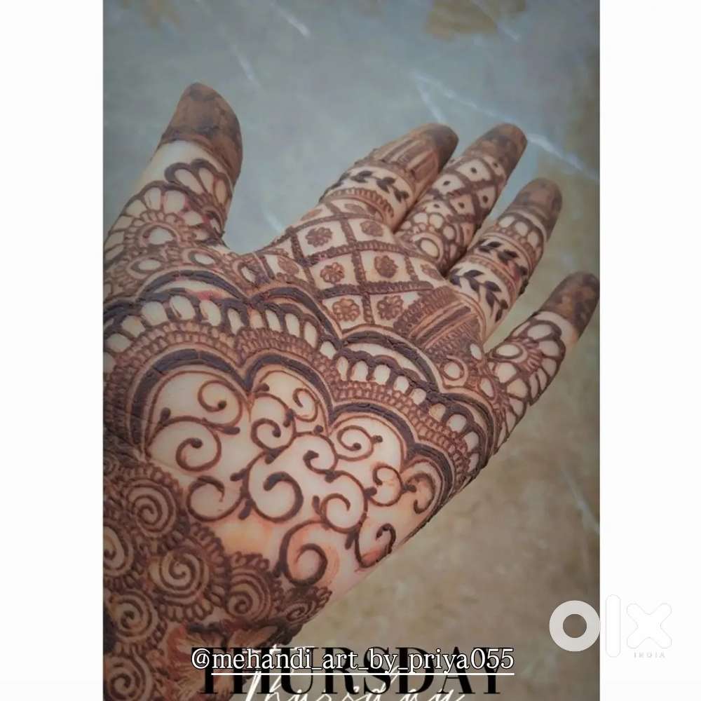 Mahendi artist