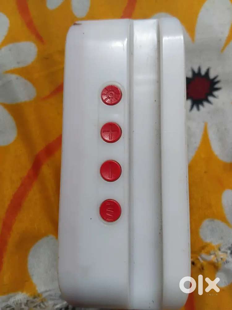 SIRF CHARGING PIN NIKLA HAI