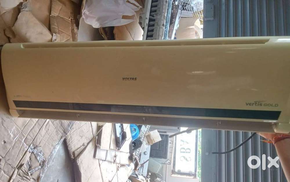 VOLTAS AIR CONDITIONER 1.5 TON