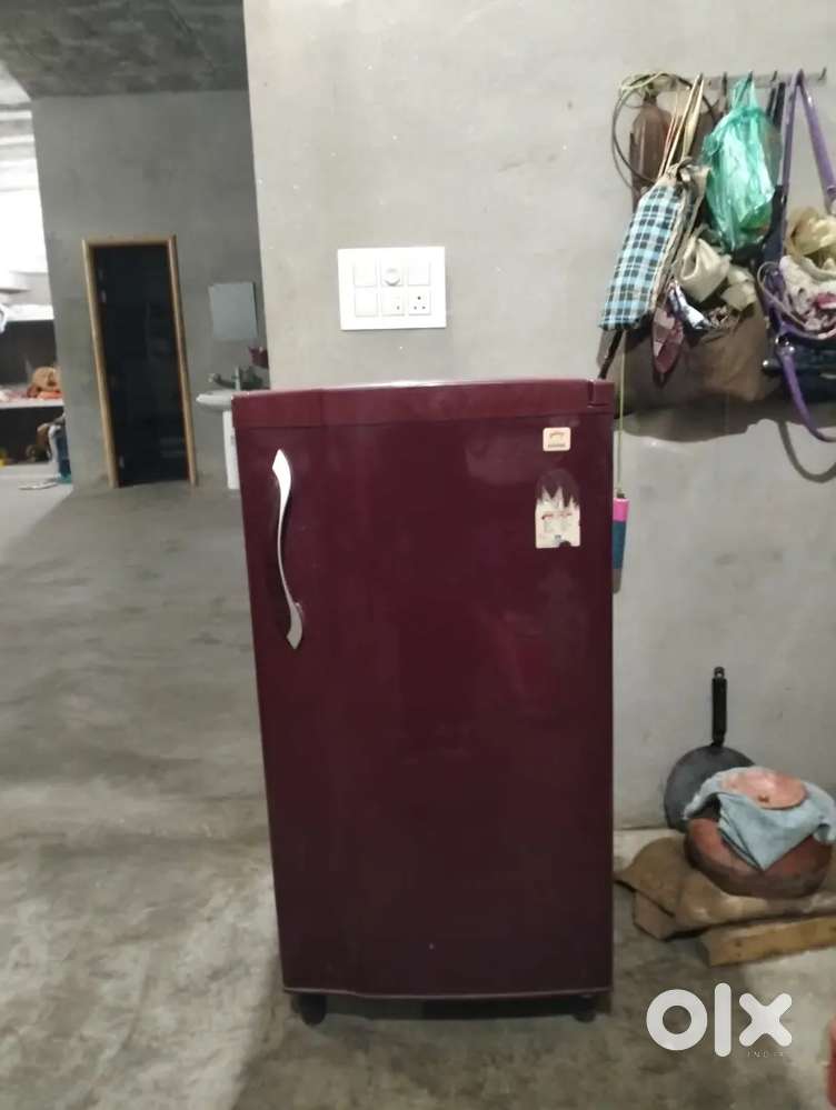 Small and cheap Refrigerator for small room