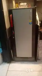 Fridge sell karna hai 5k main