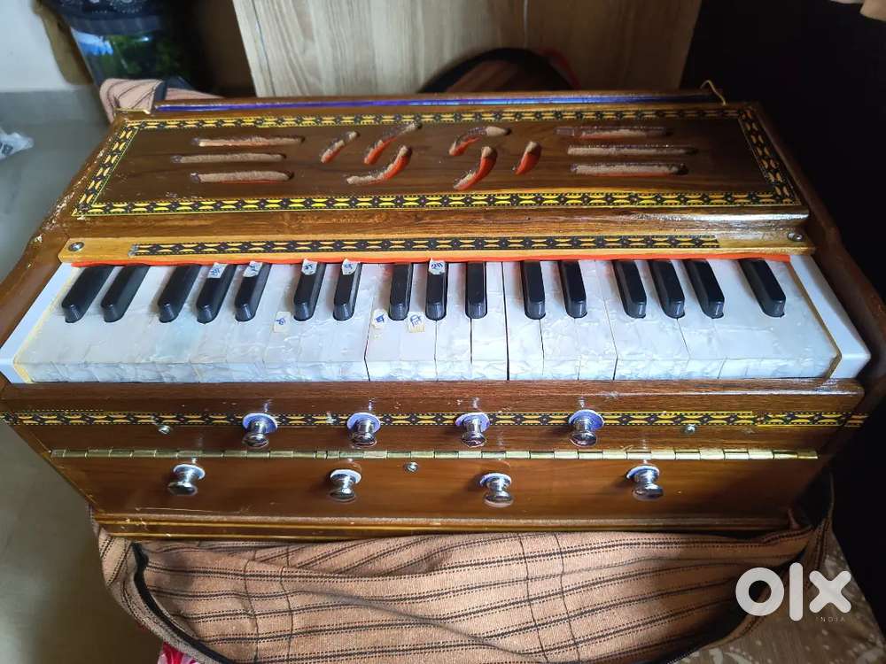Harmonium almost new
