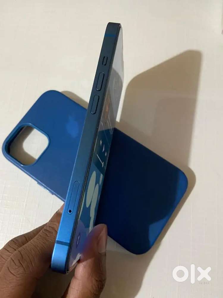 iPhone 13 128Gb 11 month warranty with all accessories