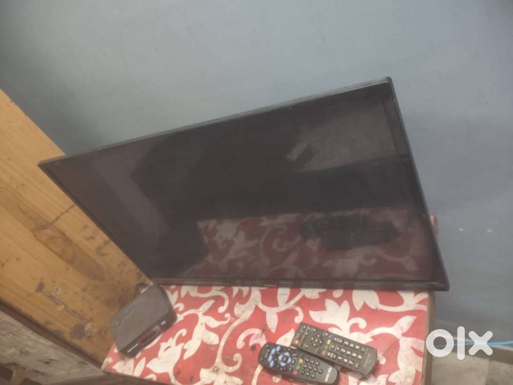 Panasonic 32 inch LED TV