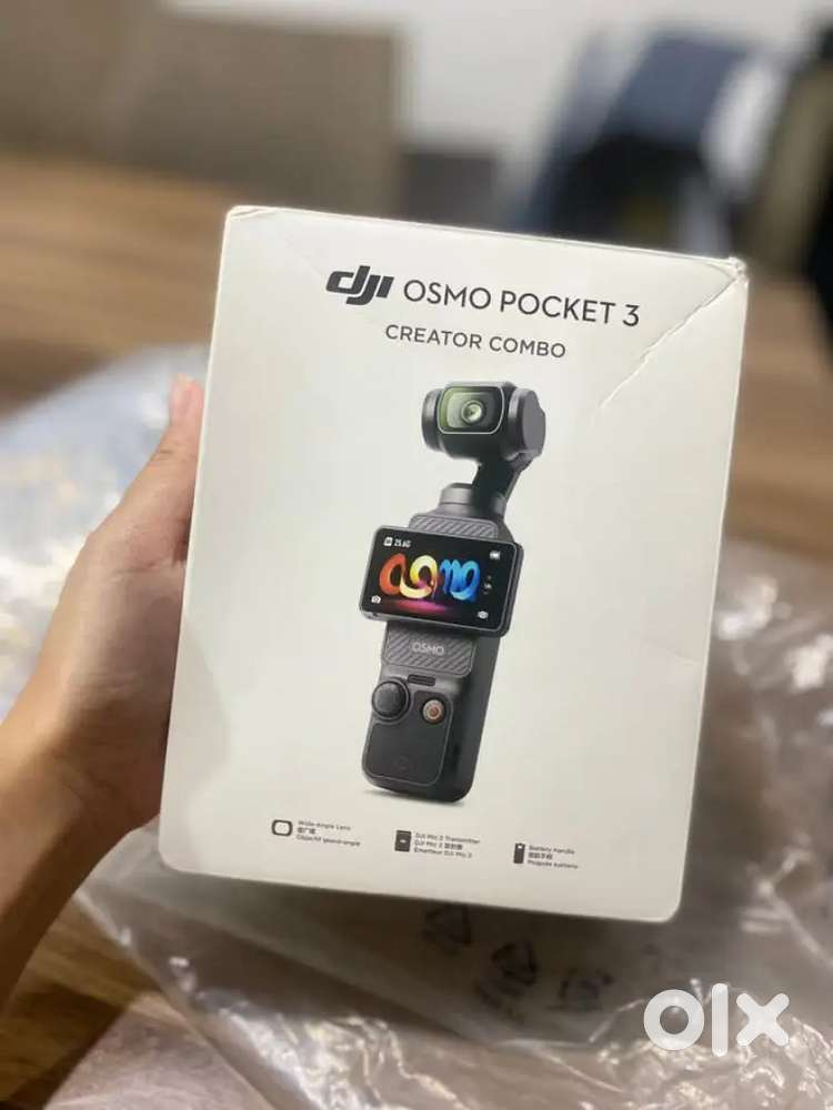 DJI Osmo Pocket 3 (4K and 9.4MP 120 FPS) Creator Combo