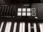 Roland xps10 with orignal adaptor and tones