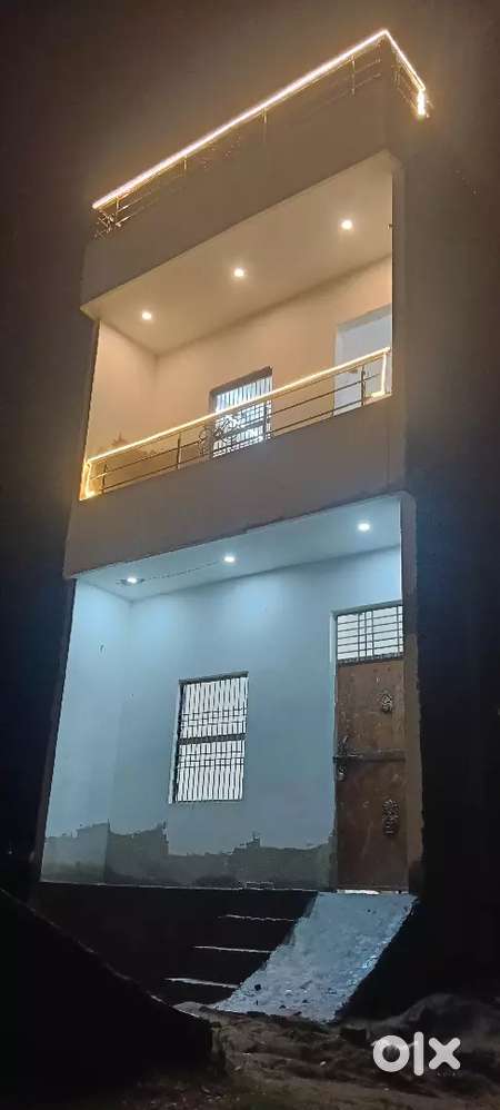 चुनार रोड bacchao हनुमान मंदिर से 700 मीटर अंदर