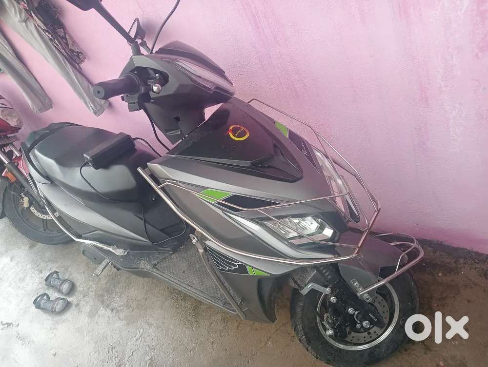 VARCAS EAGAN scooty 2025 model 70 km per one time charge