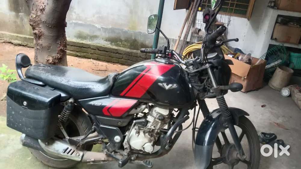 Bajaj v15 2016 model good condition